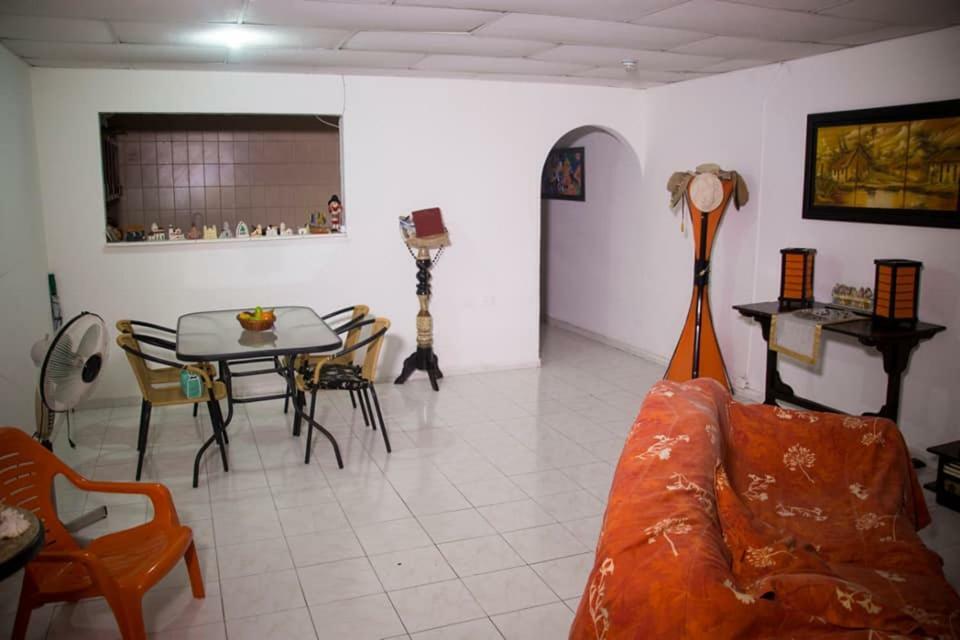De Indias - Barrio Crespo Casa de hóspedes *